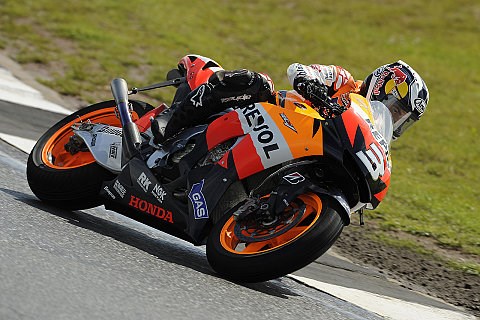 Pedrosa auch im Trockenen vorne: Spanische Donington-Doppelspitze