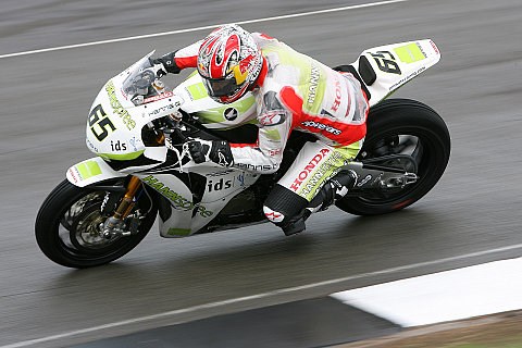 Rea Schnellster im ersten Quali: Rea vor Sykes und Corser