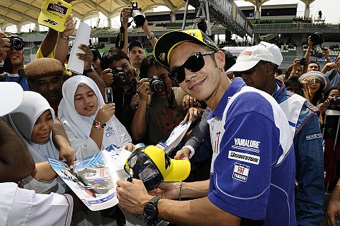 Rossi mit der Rennpace glücklich: Lorenzo fehlt weiter Grip am Heck