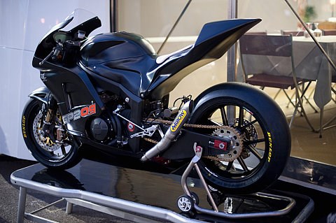 Scot Moto2-Maschine in Valencia: Präsentation des neuen Bikes