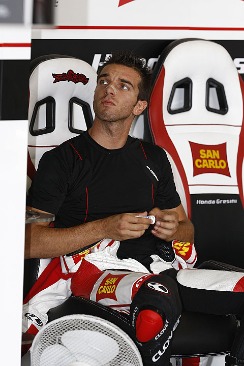 De Angelis an Schulter operiert Luxation behoben