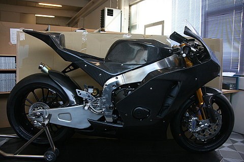 Tom Lüthi und Paddock GP startklar: Moriwaki Dream 600 Machine