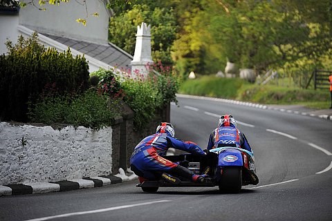 TT 2010 - Fragezeichen über Start von Reeves: 3-Facher Weltmeister mit Geldsorgen