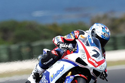 QT 1 - Checa mit Freitagsbestzeit: Ducatis vorn