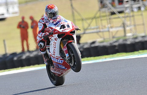 Fabrizio startet von zwei, Haga von 10: Gute Stimmung bei Ducati