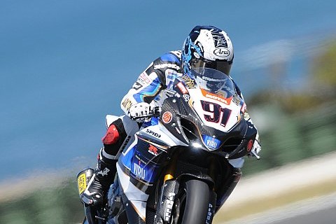 Leon Haslam holt sich seinen ersten WSBK-Sieg: Fotofinish sieht Haslam 0,004 Sekunden vorn