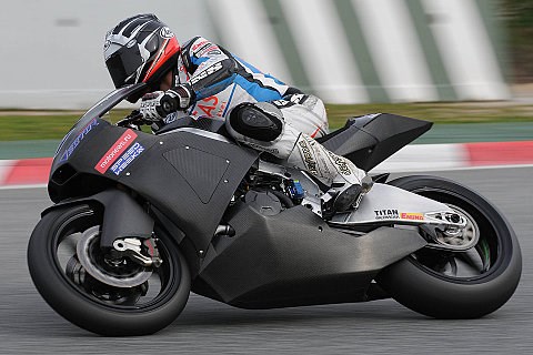 Bradl überzeugt mit Rang sechs: Sturz wirft Leonov zurück