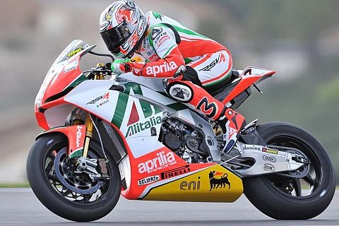 Biaggi gewinnt auf Aprilia ersten Lauf: Biaggi ringt Haslam nieder