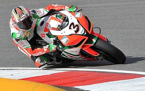 Biaggi gewinnt auch zweiten Lauf: Vor Haslam und Crutchlow