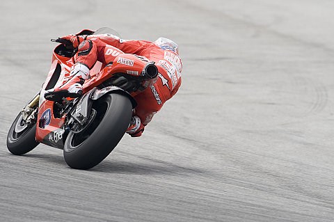 Stoner holt Bestzeit und stürzt: Viele Ausritte und Stürze in Jerez