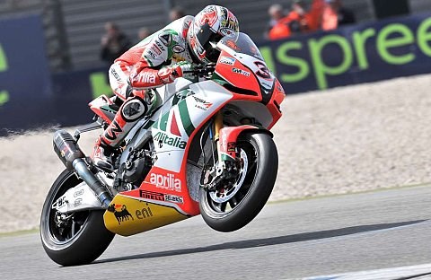 Biaggi holt mit Speedrekord von 330 km/h Pole: Biaggi 0,033 Sekunden vor Crutchlow