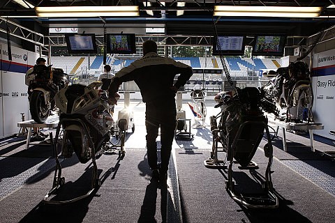 Kyalami nicht durch Aschewolke gefährdet: Logistikrennen hat begonnen