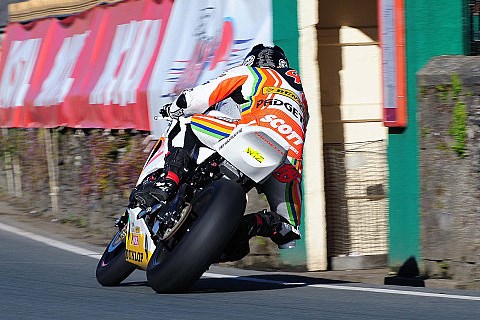 TT2010: Hutchinson gewinnt die Superbikes: Zum TT-Sieg gehört auch Glück