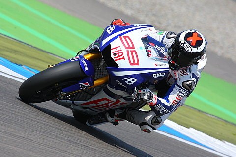 Lorenzo siegt vor Pedrosa und Stoner: Vierter Saisonsieg, sechstes Podest im sechsten Rennen