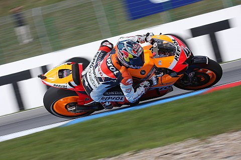 Dovizioso im Regen-Warmup vorn: Bautista nach Horror-Sturz wieder dabei