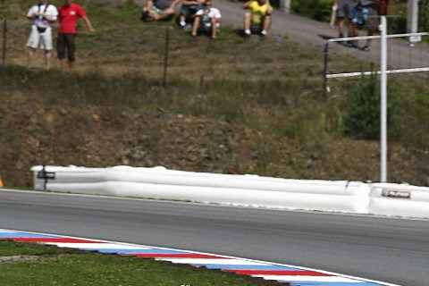 Lorenzo in durch Regen verkürztem Test voran: Erste 2011er-Prototypen waren zu sehen