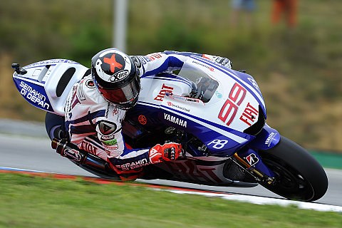 Lorenzo in knapper Kiste vorn: Alle 17 in 1,5 Sekunden