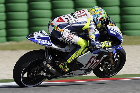 Lorenzo muss noch Grip finden: Rossi will es trotz Spaß im Regen trocken haben