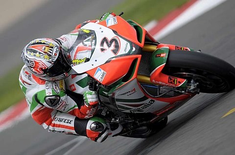 Max Biaggi vorzeitig Weltmeister: Checa siegt, Biaggi ist der neue Champion