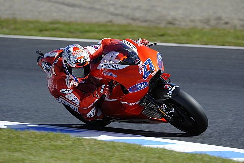 Stoner holt klaren Sieg in Japan: Rossi schlägt Lorenzo im Kampf um Rang drei