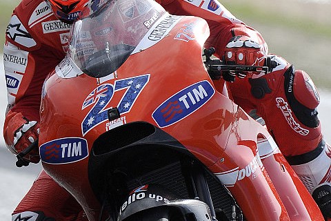 Stoner startet in Valencia von Pole: Spektakulär zur Bestzeit gedriftet