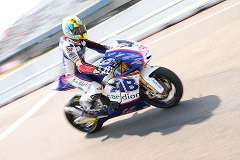 Abraham gewinnt in Valencia: Erster GP-Sieg vor MotoGP-Aufstieg