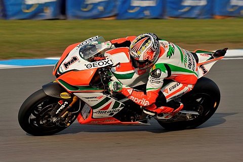 QT2 - Biaggi mit zwei Stürzen und Bestzeit: Kaum Verbesserungen bei unter 10°C