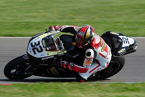 Giuseppetti holt die Pole auf dem EuroSpeedway: Gelungener Auftakt