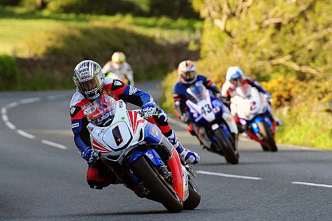 TT2011 - Trainingsmontag von Regen geplagt: McGuinness schnellster