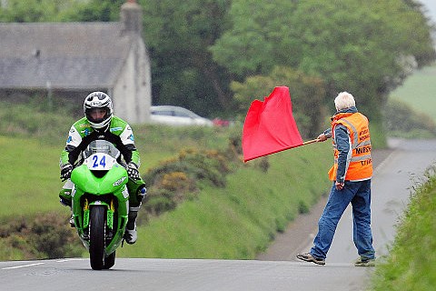 TT2011 - Rennmittwoch fällt ins Wasser: Supersport abgebrochen