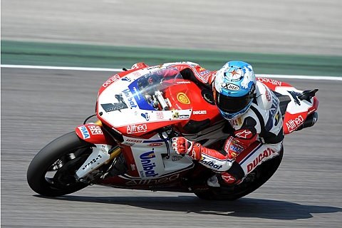 Checa auf provisorischer Pole: Biaggi bleibt auf Platz zwei