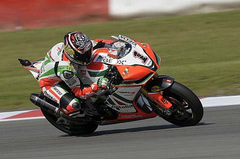 Kein Heimrennen für Biaggi: Knochen noch nicht verwachsen