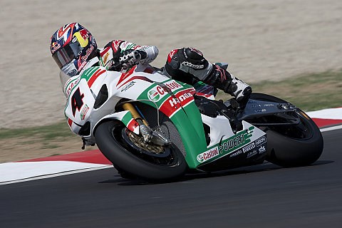 Rea mit Bestzeit im ersten Training: Checa knapp geschlagen