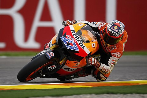 Stoner holt letzten Sieg der 800cc-Ära: Fotofinish mit Spies