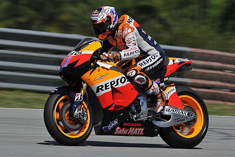 Stoner führt Katar-Training an: Yamaha und Hayden leisten Widerstand