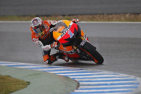 Stoner erobert Pole Position in Estoril: Edwards schwer gestürzt