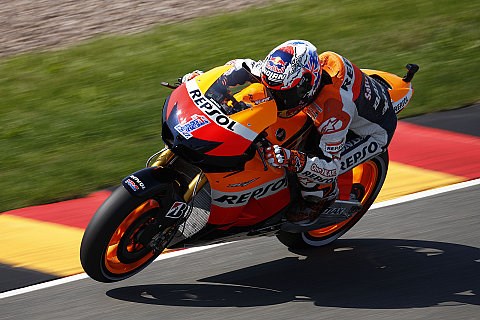 Stoner stürzt im Warm-Up und holt Bestzeit: Nur Pedrosa konnte mithalten