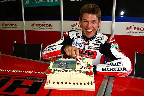 Ghisbert van Ginhoven siegt zum ersten Mal: Karl Muggeridge stürzt