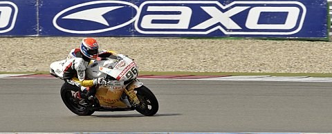 Smrz hängt im Regen alle ab: Baz, Sykes, Checa und Giugliano stürzen