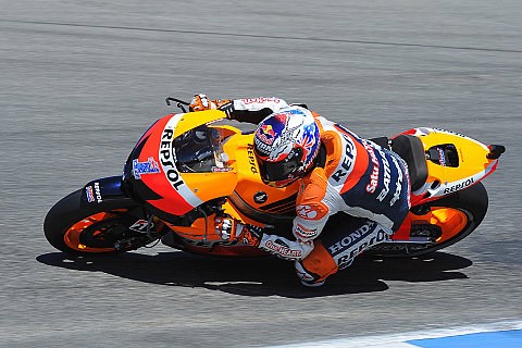 Stoner bei MotoGP-Auftakt in Indy vorne: Barbera muss ins Krankenhaus