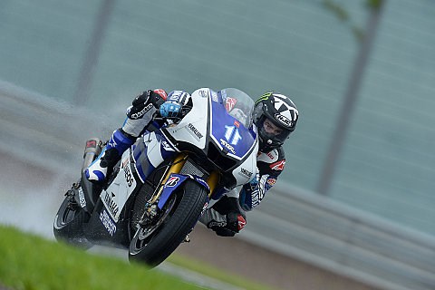 Spies fährt im nassen Warm-Up Bestzeit: Rossi holt sich Platz drei