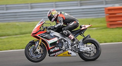 Erfolgreicher Auftakt für Aprilia: Guter Start ins Wochenende