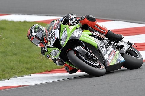 Sykes gewinnt das Rennen, Biaggi die WM: Meisterschaftskampf bis zur letzten Runde