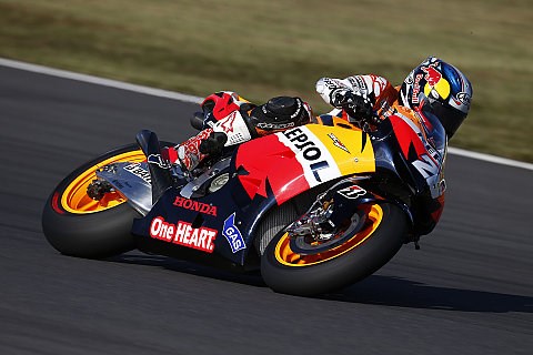 Pedrosa fährt Bestzeit im 1. Malaysia-Training: Lorenzo hinter Stoner Dritter