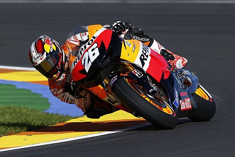 Chaosrennen in Valencia endet mit Pedrosa-Sieg: Nakasuga überrascht auf dem Podest