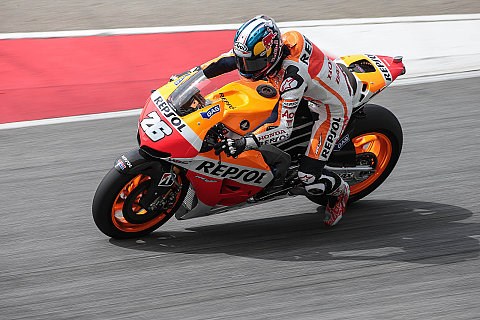 Pedrosa vorn. Rossi 3.