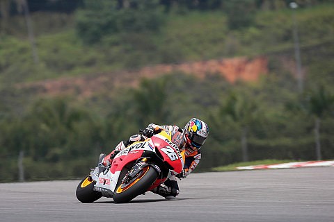 Pedrosa legt wieder vor: Bradl vor Rossi auf Vier