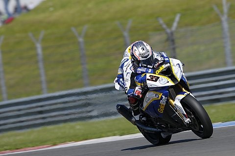 Melandri strahlt nach erstem Sieg 2013: Sykes und Laverty freuen sich über starken Kampf