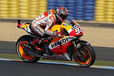 Marquez bei schwierigen Verhältnissen Schnellster: Zahlreiche Stürze in erster Session