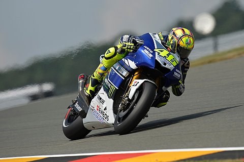 Rossi holt die letzte Trainingsbestzeit: Bradl Zweiter